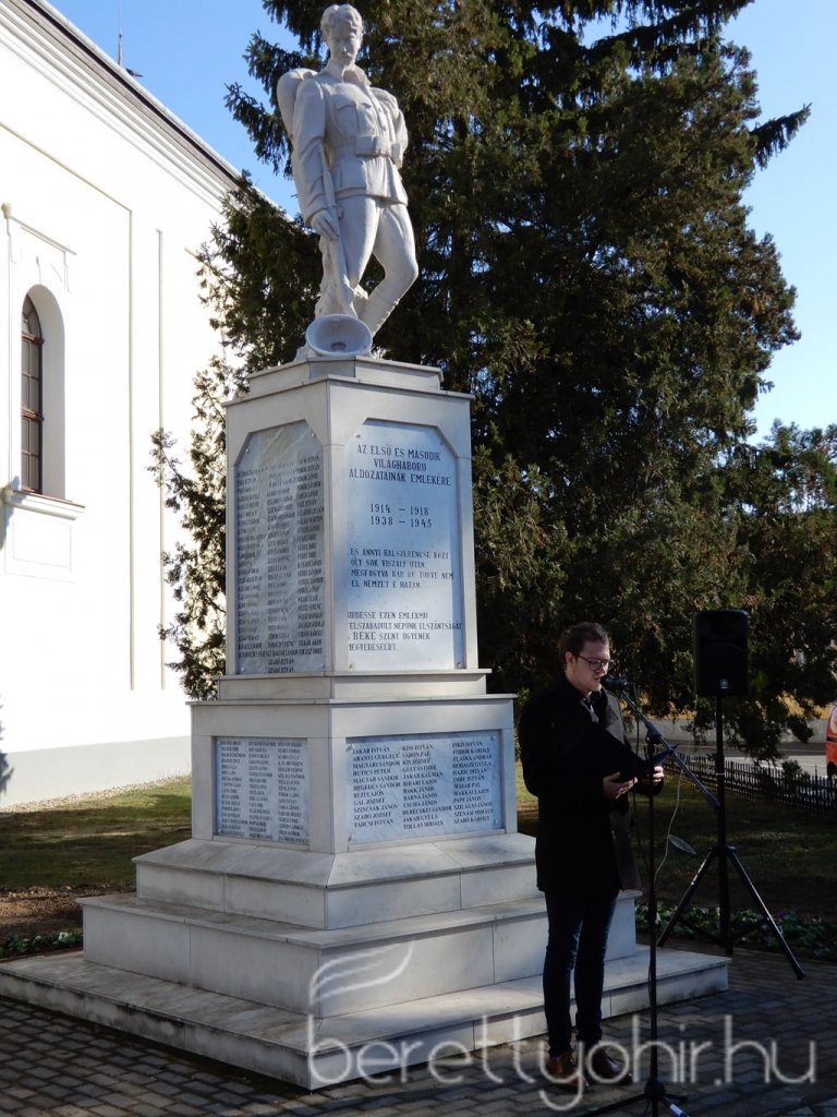 Emléktábla avatás 02